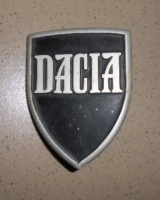 Значек передний на решетку радиатора Dacia SupeRNova оригинал Б/У.