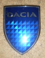 Значек передний "Dacia" синий SOLENZA оригинал б/у.